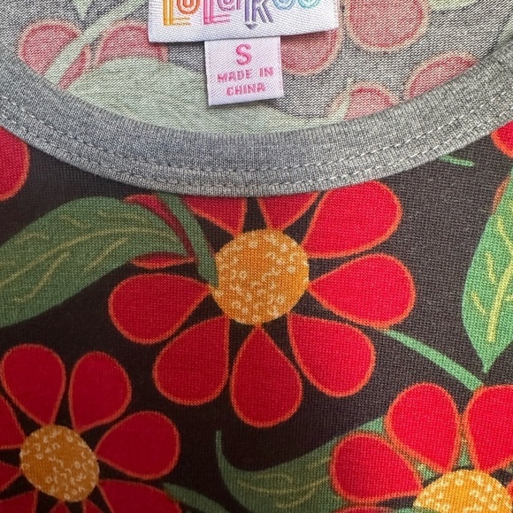 LulaRoe Randy Reglan Tee Size: S - Picture 3 of 5